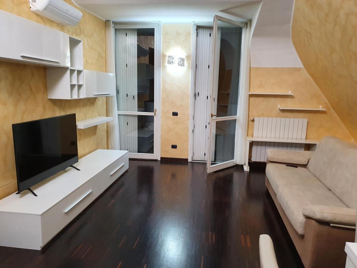 شقة Milano Malpensa Grandi Mansarda Attico غالاّراتي المظهر الخارجي الصورة
